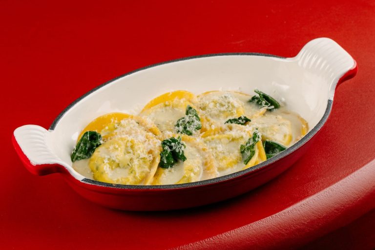 Равиоли сыр шпинат