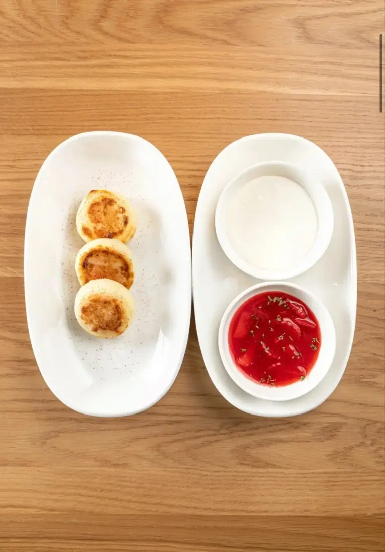 Сырники со сметаной
