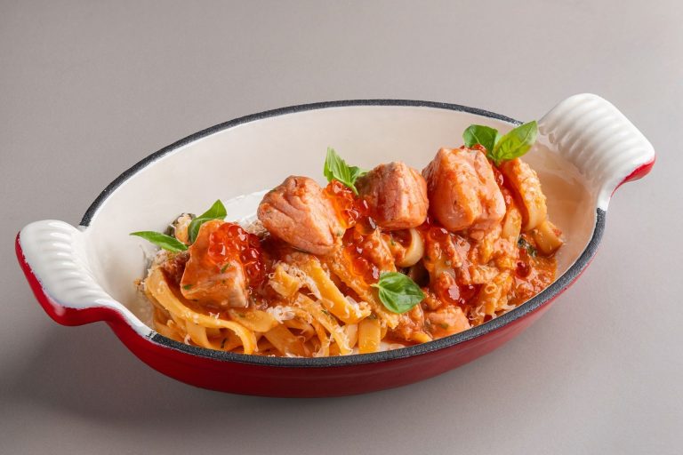 Форель с красной икрой