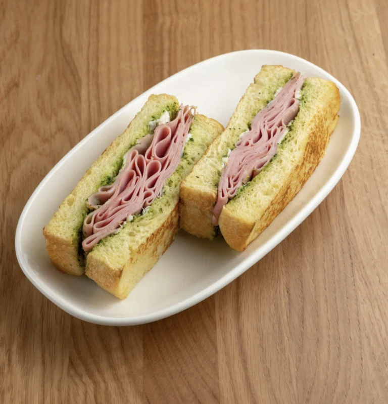 Сендвич с мортаделлой