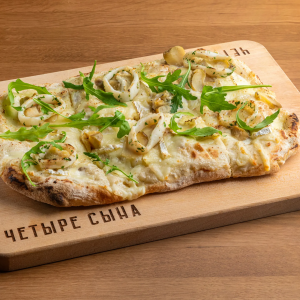 Пицца Рапаны с камамбером и рукколой