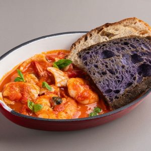 Морепродукты в томатном соусе