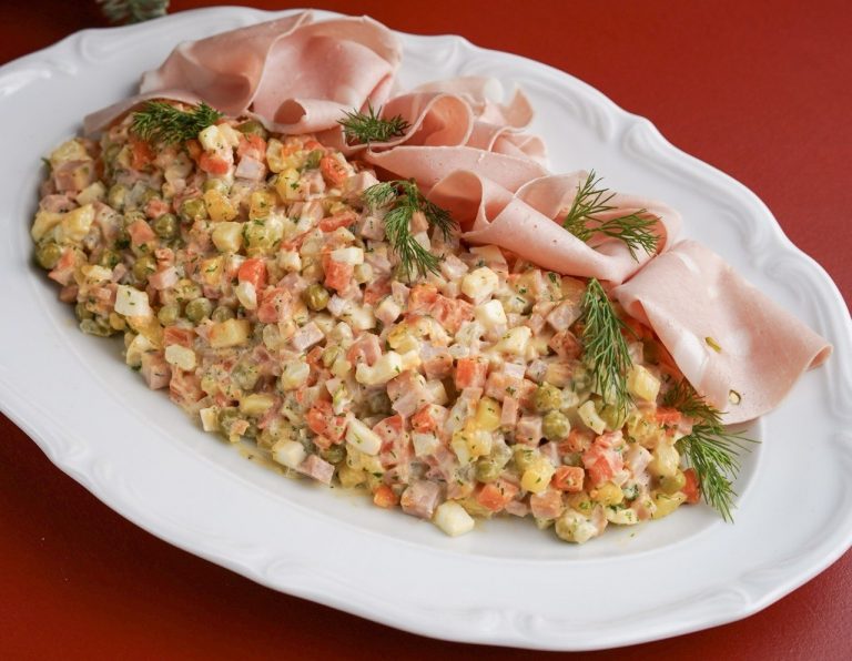 Оливье с мортаделлой НГ