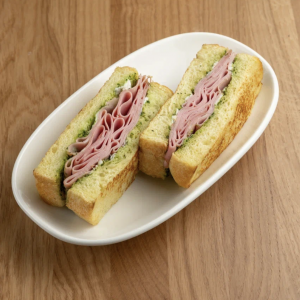 Сендвич с мортаделлой