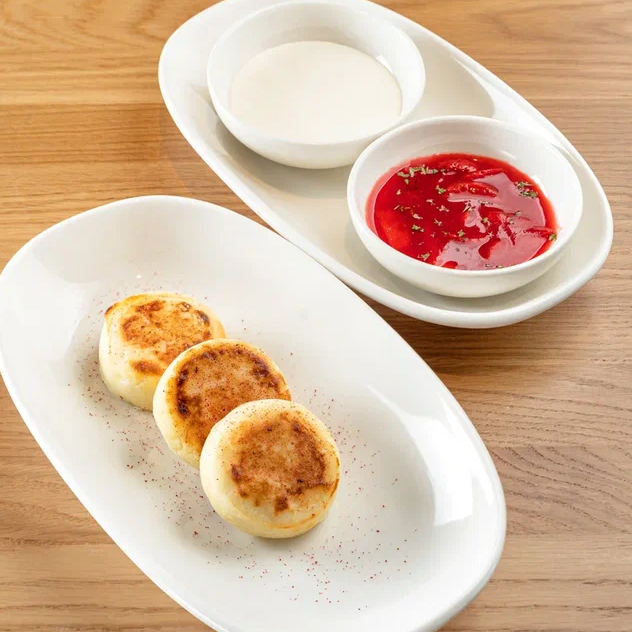 Сырники с клубникой