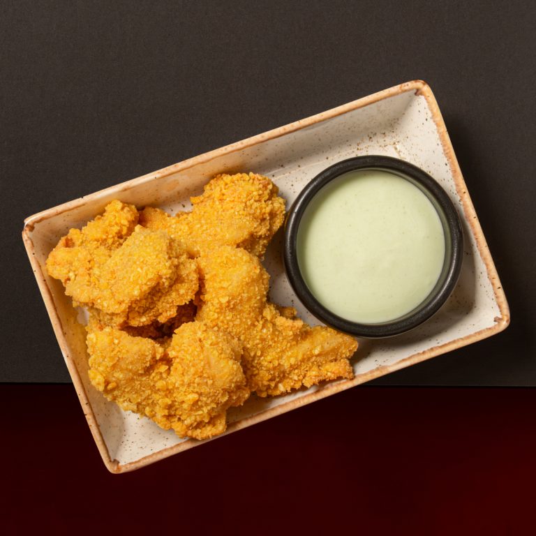 Креветки в хрустящей панировке с соусом сливочный васаби