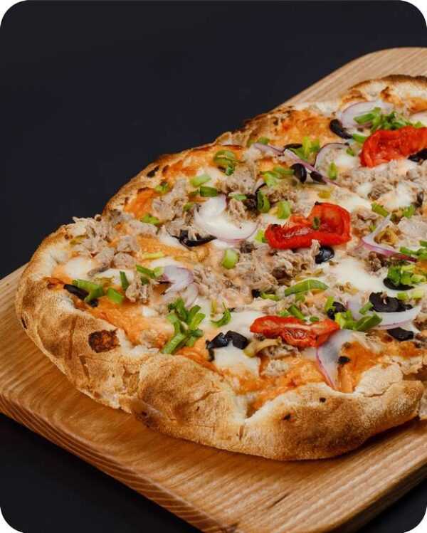 Римское тесто рецепт. Римская пицца Серджио. Луковая пицца. Пицца с тунцом. Римская пицца тесто.