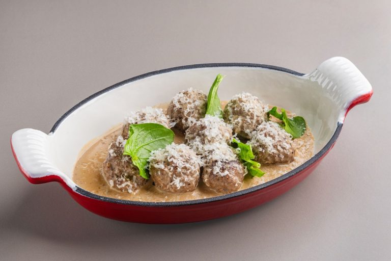 Митбол в перечном соусе